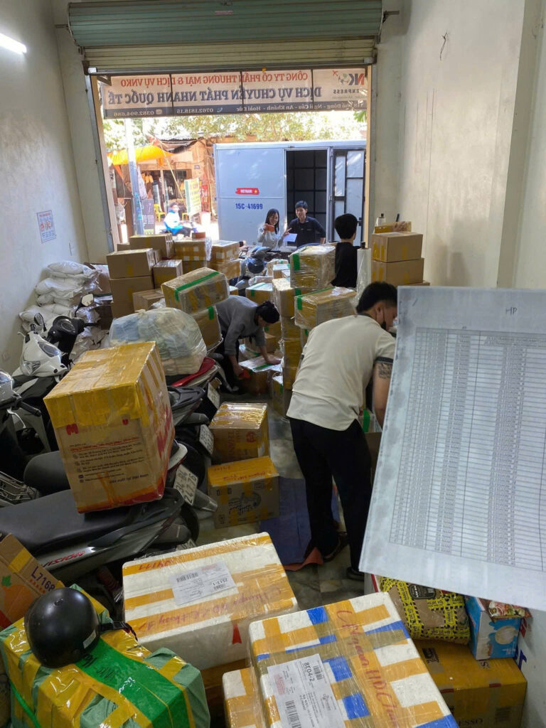 Phí gửi hàng quốc tế